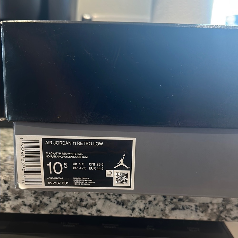 Air Jordan 11 Retro Low Sneakers